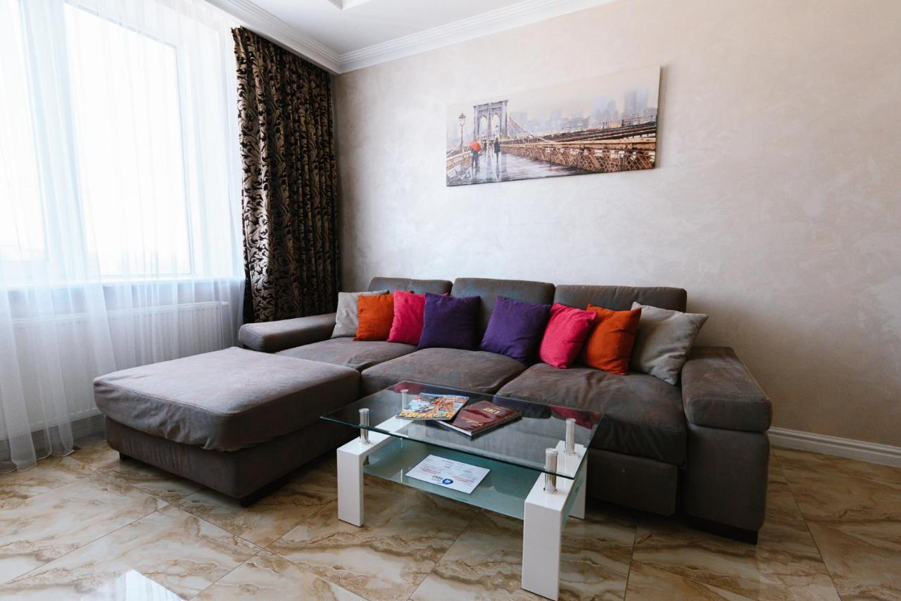 Апартаменты Luxury For Business & Pleasure Royal 3 Киев Экстерьер фото