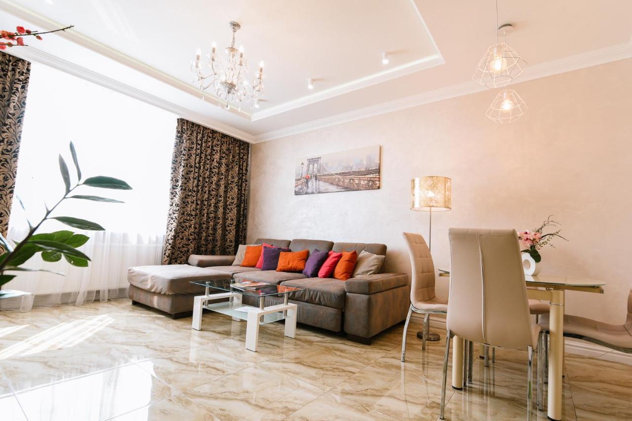 Апартаменты Luxury For Business & Pleasure Royal 3 Киев Экстерьер фото