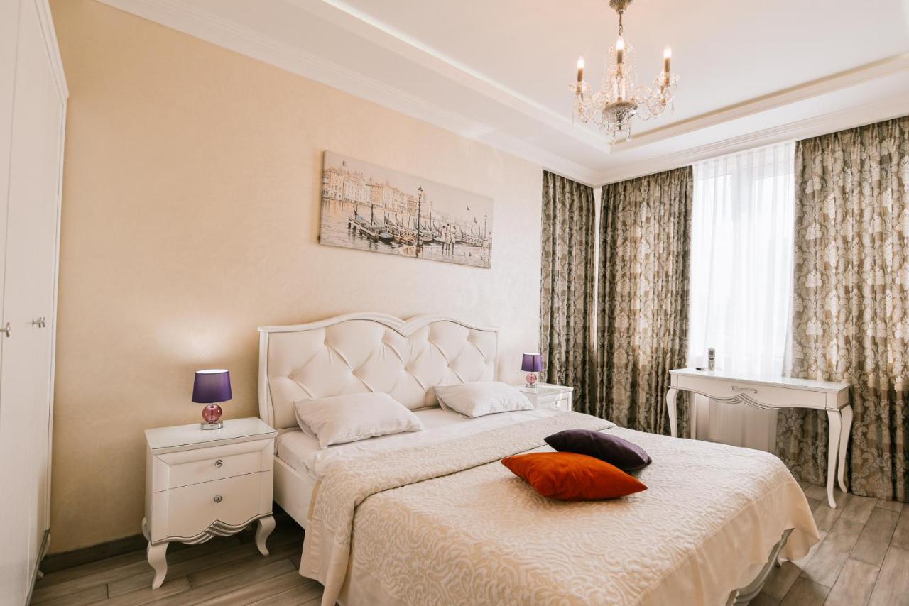 Апартаменты Luxury For Business & Pleasure Royal 3 Киев Экстерьер фото